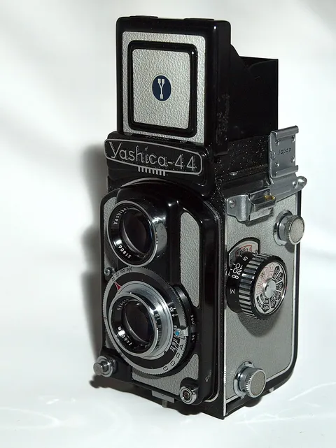 Yashica 44A