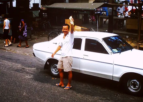 1985 Friendly Chinese man in Gelugor, Penang Island. Spielvogel Archiv