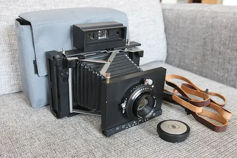 Polaroid Model 185 (2000)