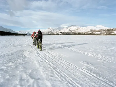 Crossing Fish Lake (16916167148)