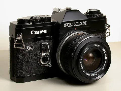 Canon Pellix
