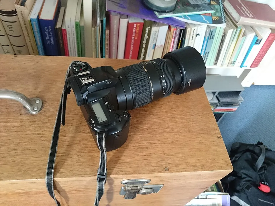 Canon EOS 3000