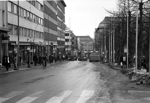 Buses in Kauppakatu, 1979, shot on Olympus OM-10