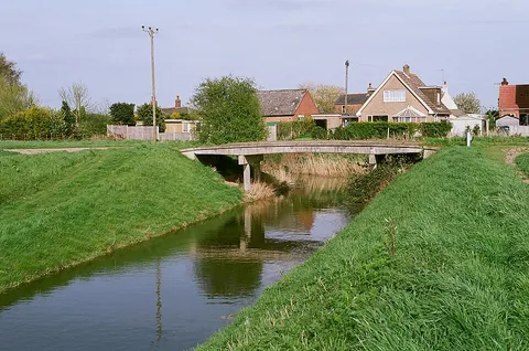 Bridge over Reeds Drain - geograph.org.uk - 785082