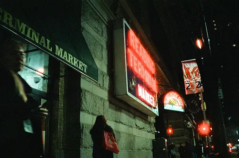 Intrigue at the Terminal Market - Flickr - incidencematrix