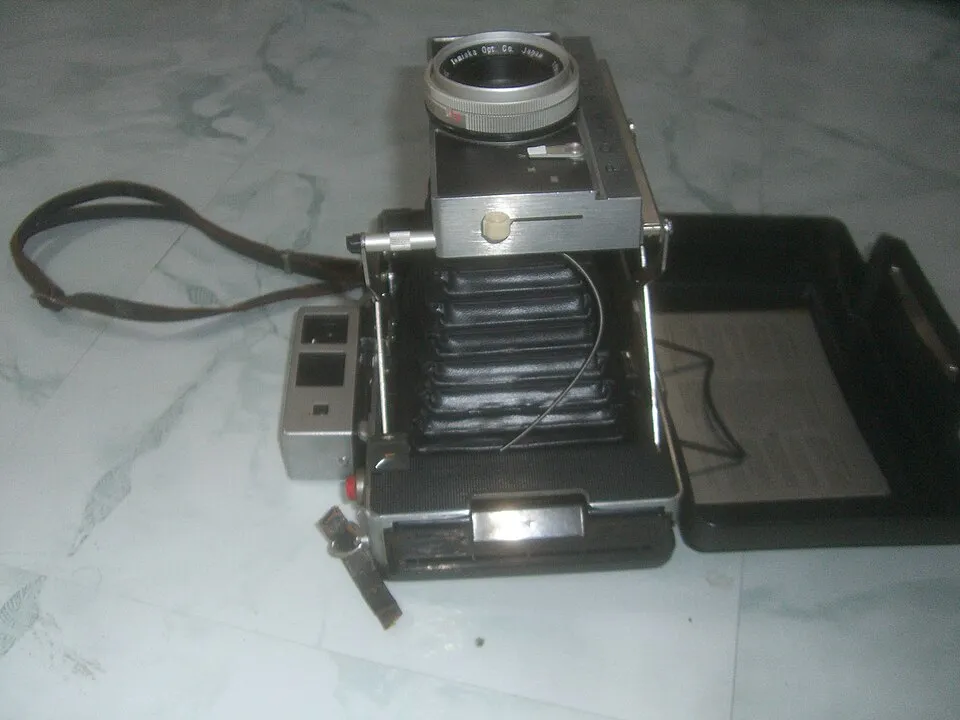 Polaroid Model 180