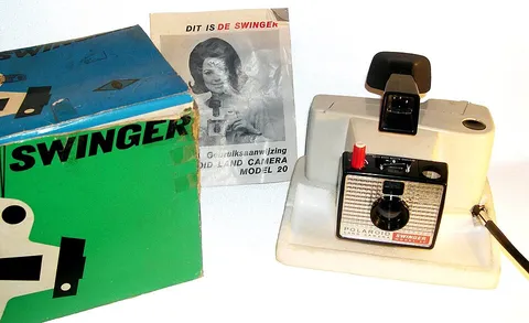 Polaroid Swinger Model 20