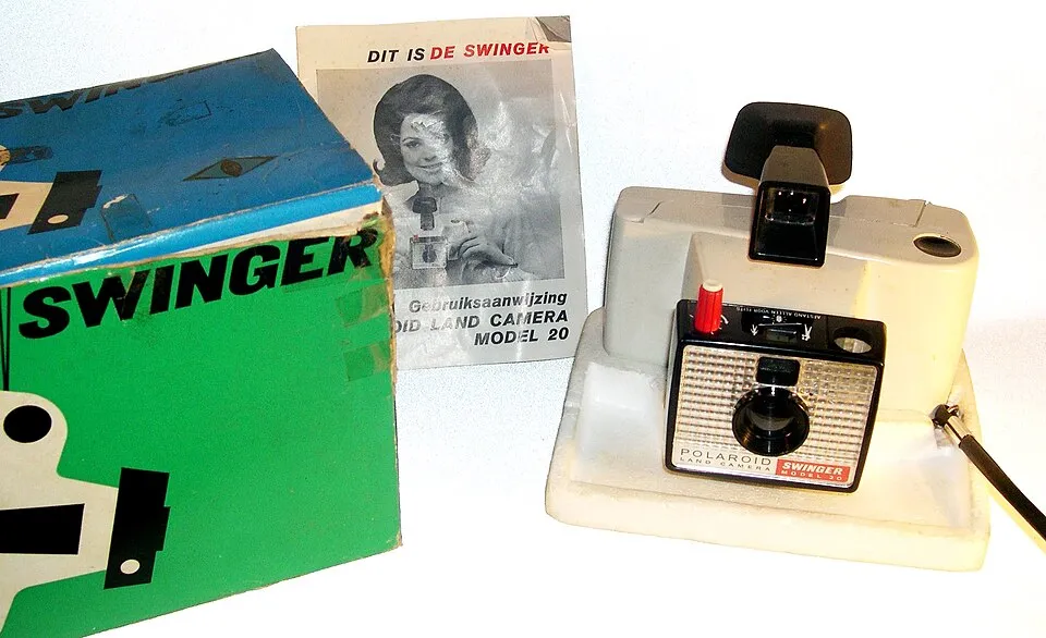 Polaroid Swinger Model 20