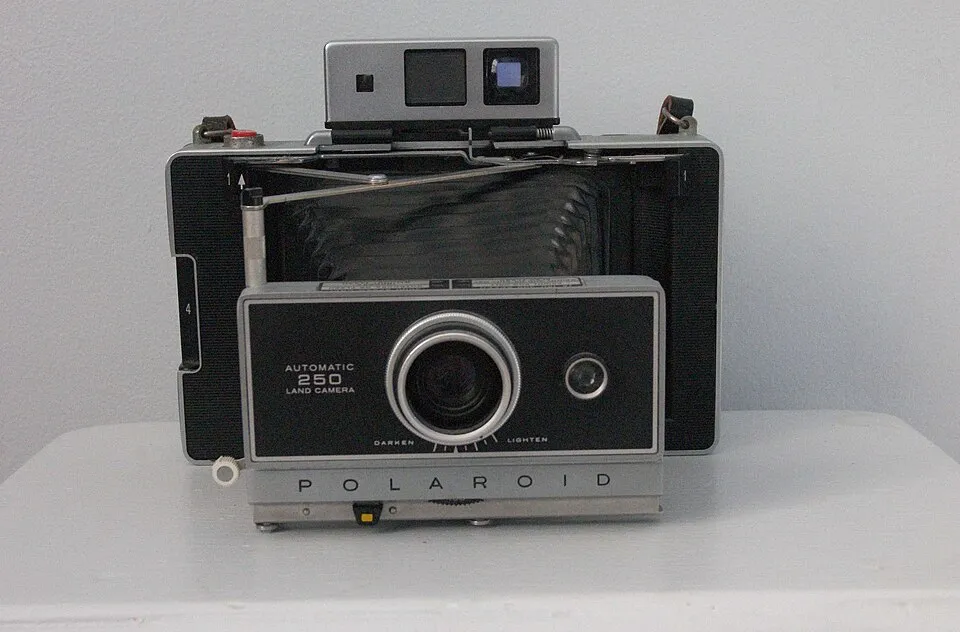 Polaroid Automatic 250