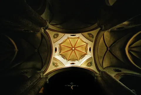 Asti Cathedral (interior—cupola from below)
