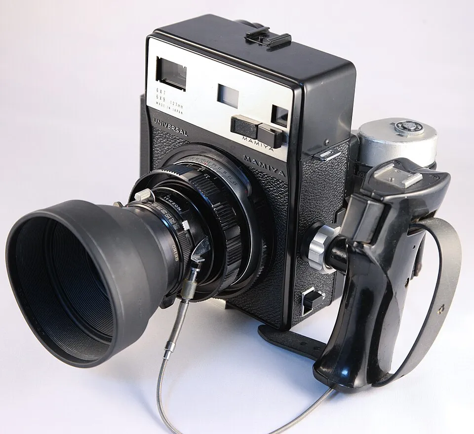 Mamiya Universal