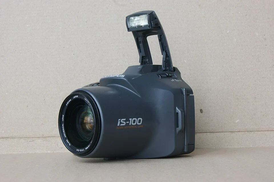 Olympus IS-100