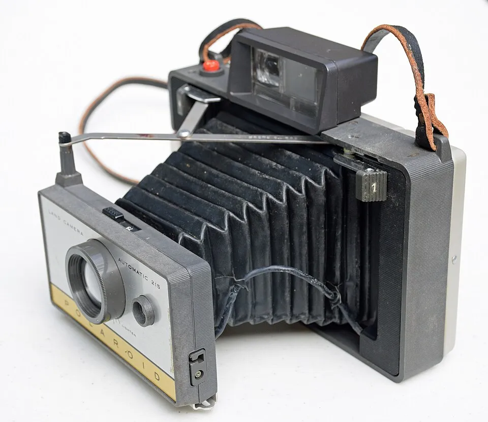 Polaroid Automatic 215
