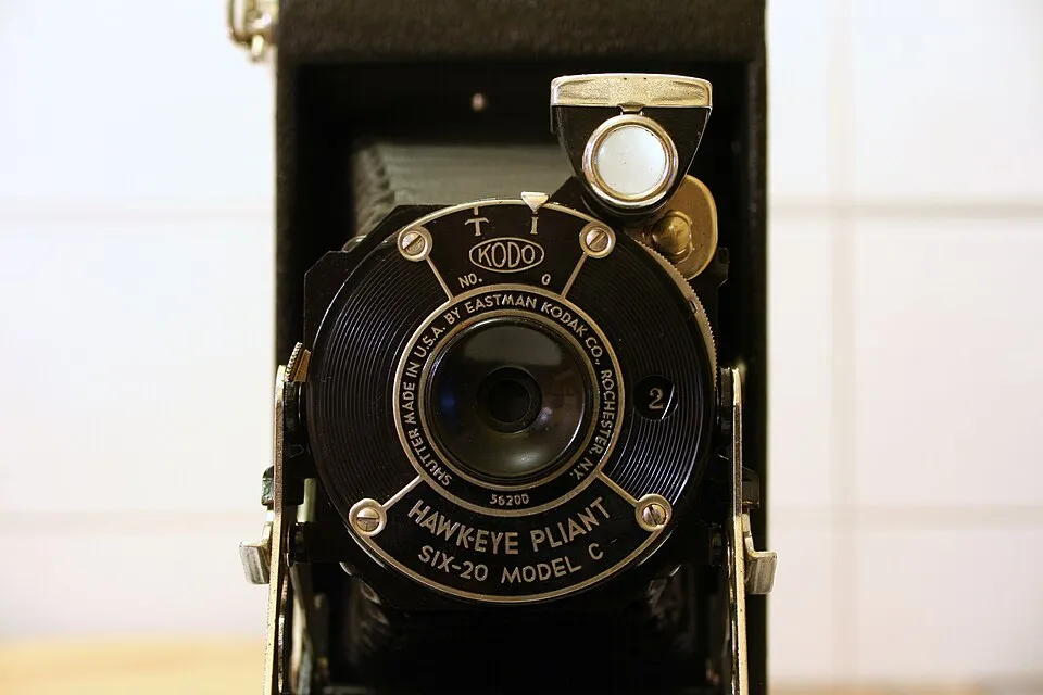 Kodak Hawk-Eye Pliant Six-20 Model C