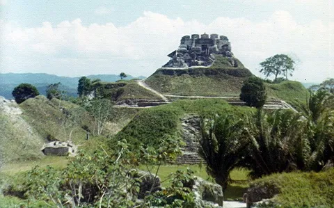 Xunantunich1976