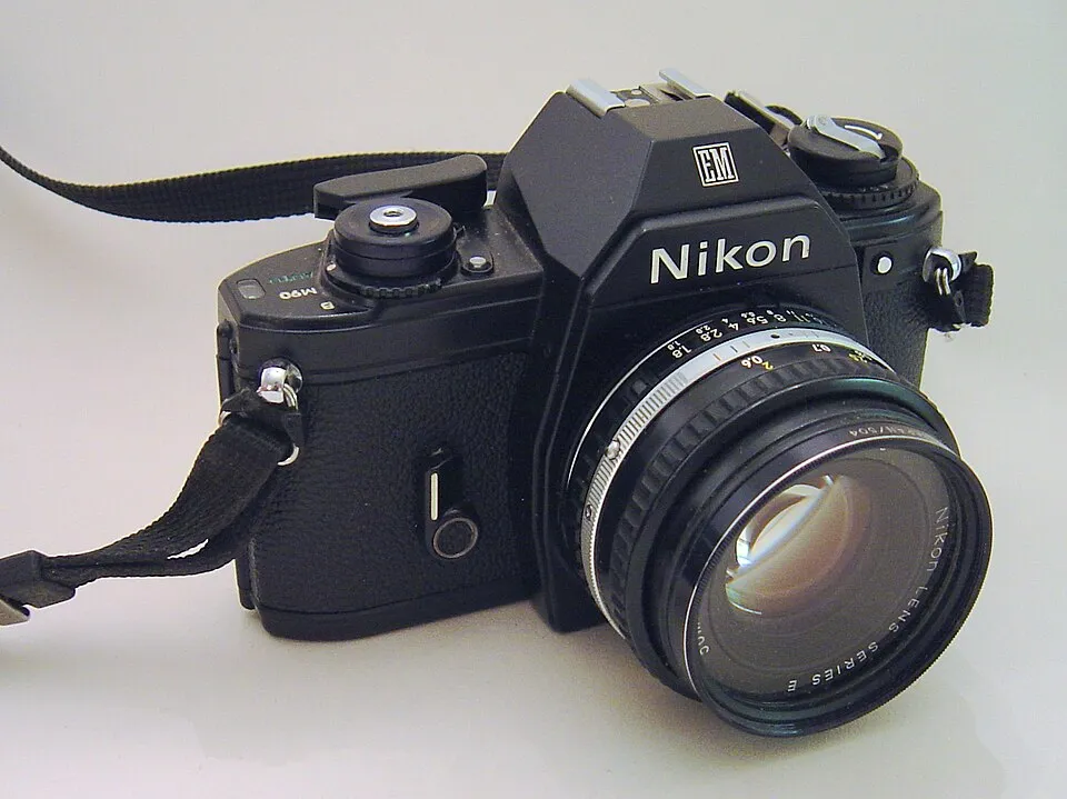 Nikon EM
