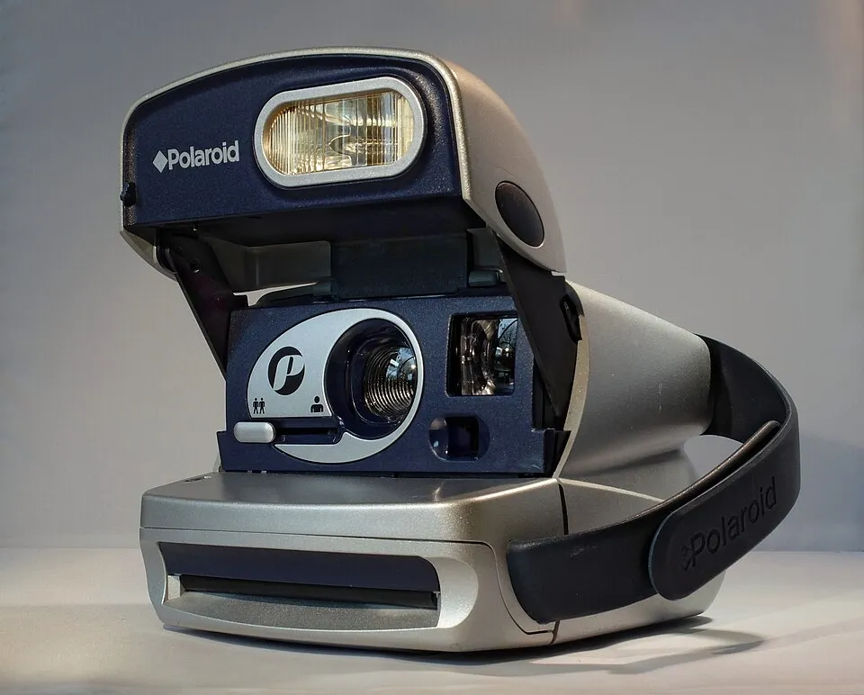 Polaroid P