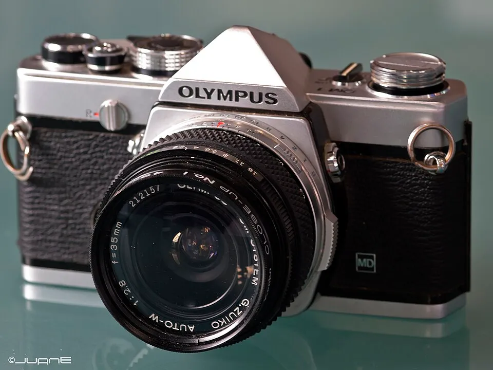 Olympus OM-1