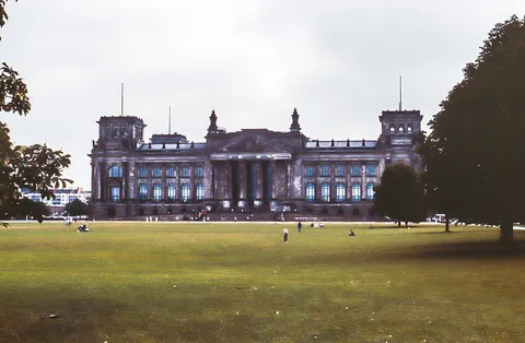 Reichstag, Berlin 1990, shot on Minolta X-700