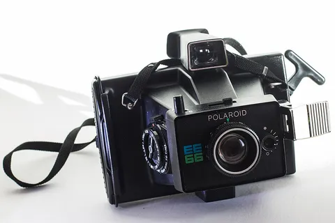 Polaroid EE 66