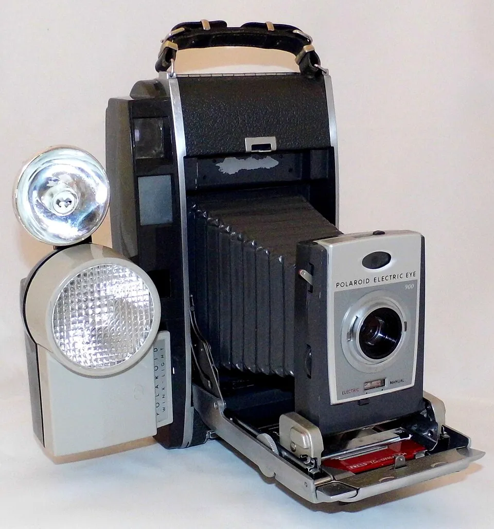 Polaroid Model 900