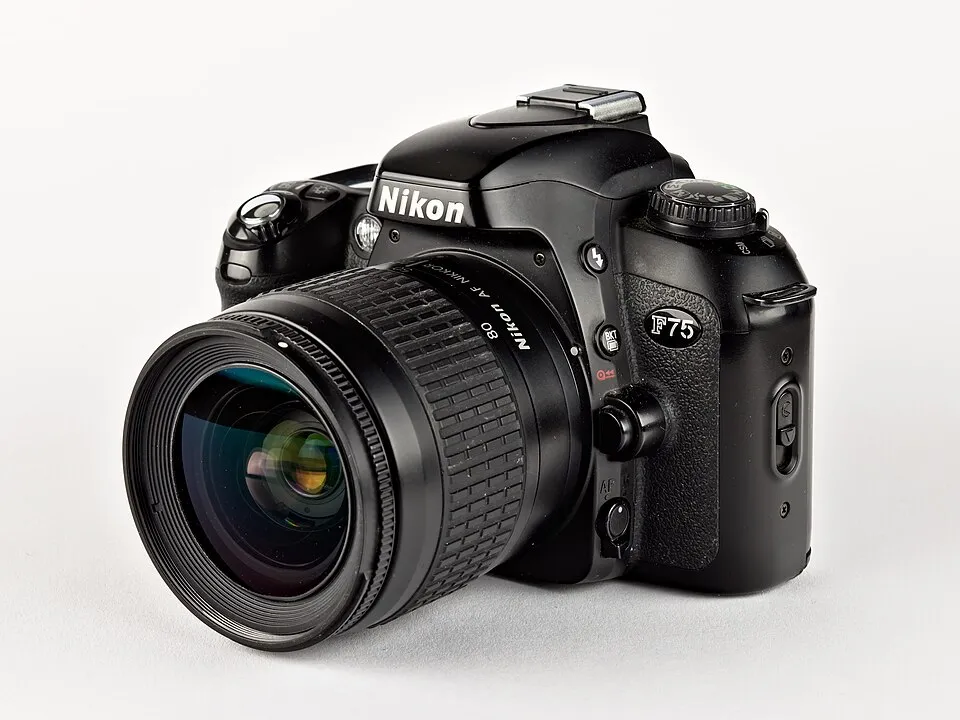 Nikon F75
