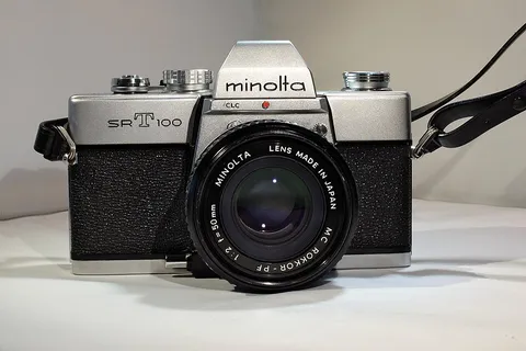 Minolta SRT-100