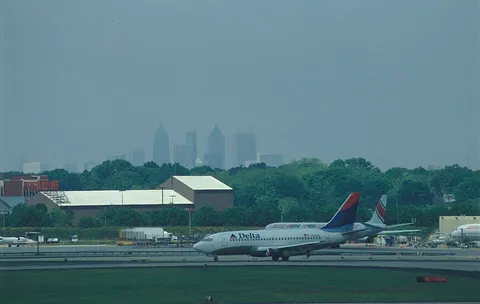 AtlantaAirport ty20050506r050f02