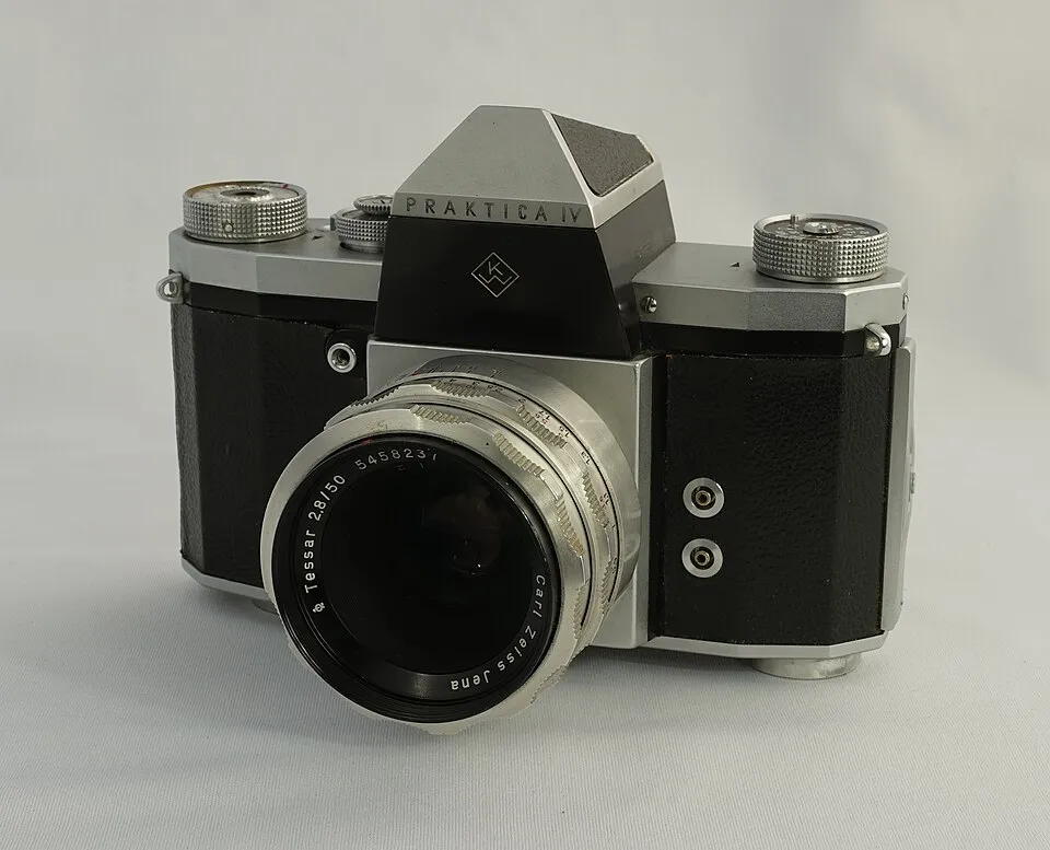 Praktica IV