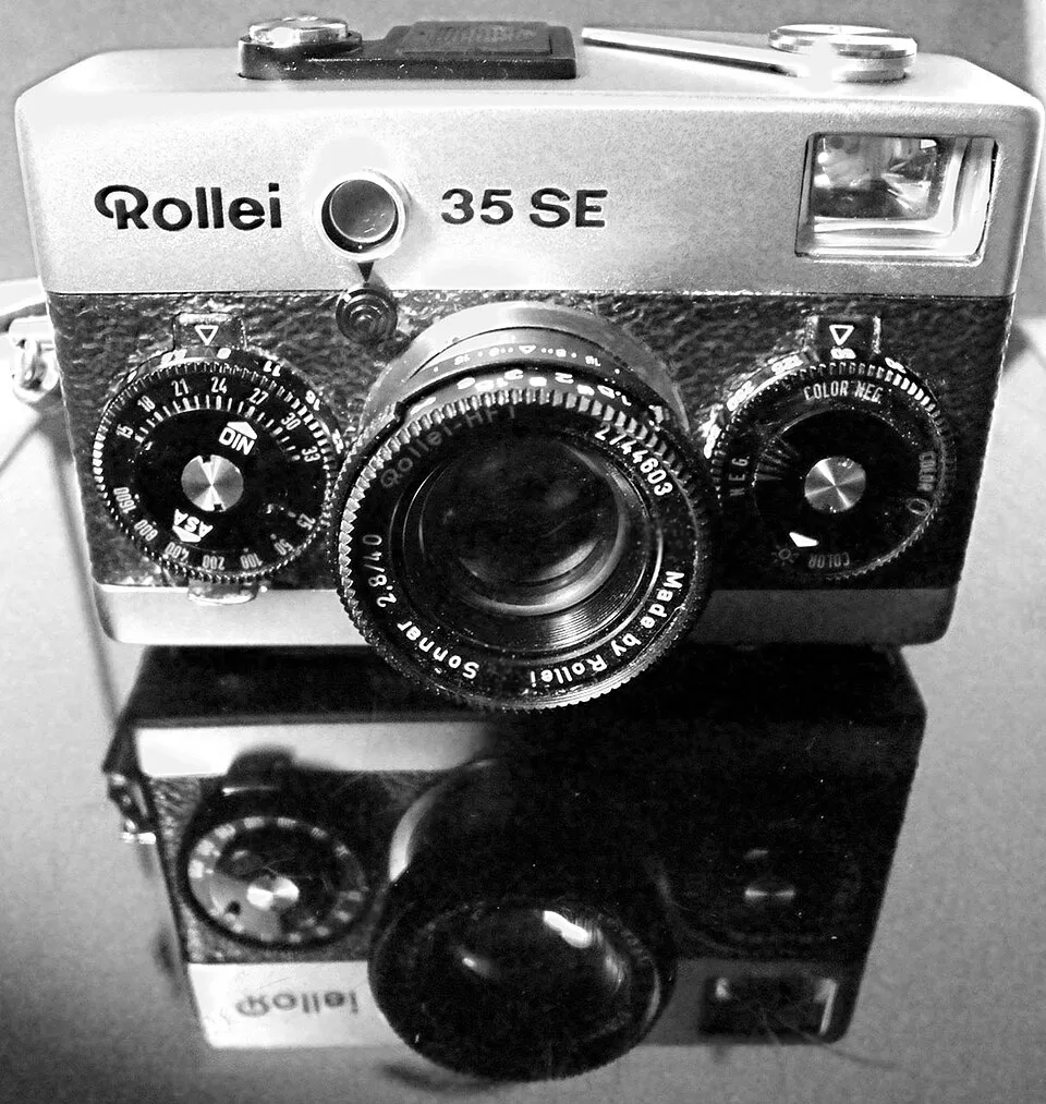 Rollei 35SE