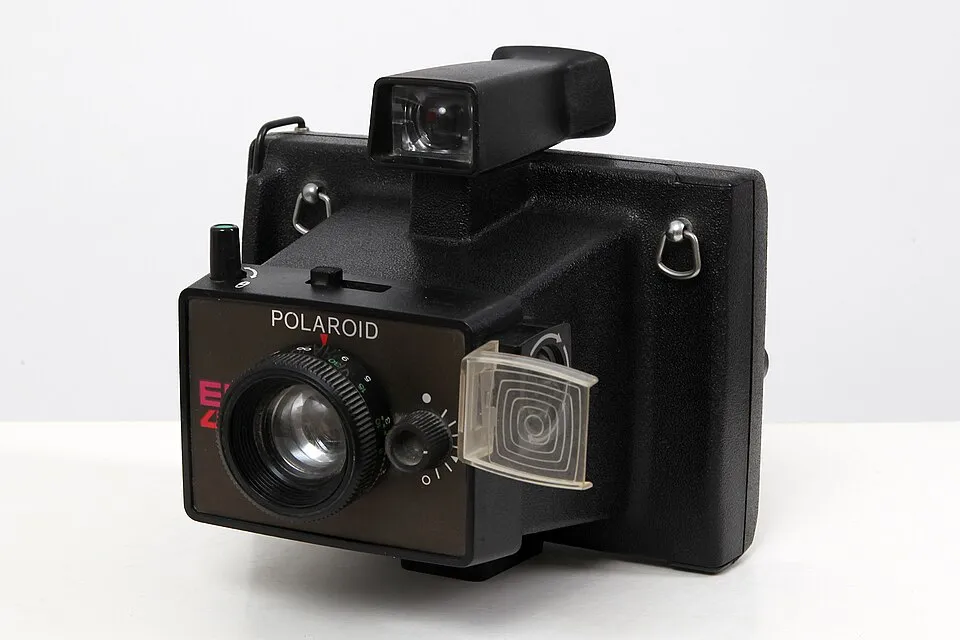 Polaroid EE 44