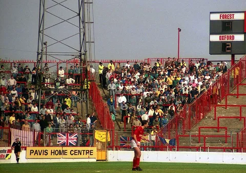 Visitors Terrace - City Ground 1988 - geograph-2128834