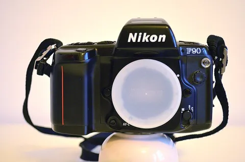 Nikon F90