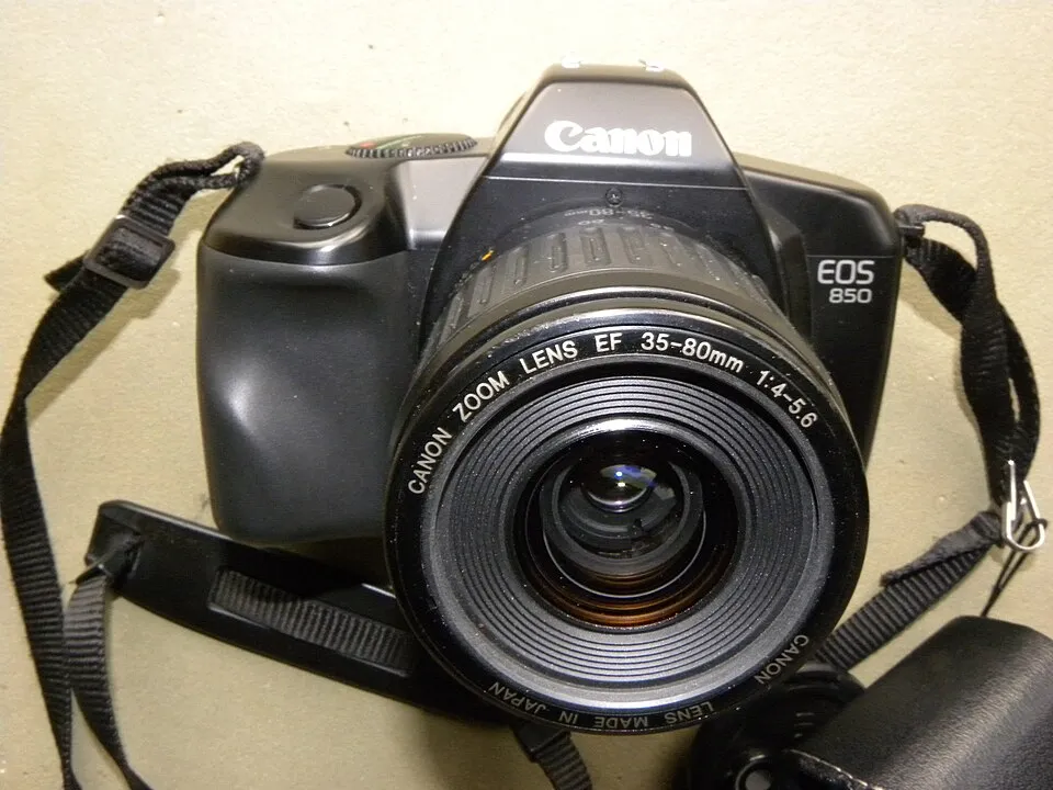 Canon EOS 850
