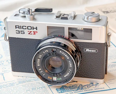 Ricoh 35 ZF