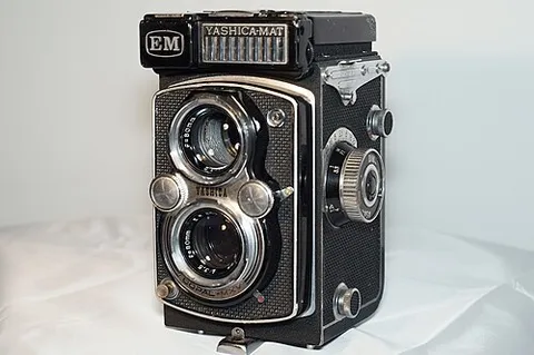 Yashica Mat EM