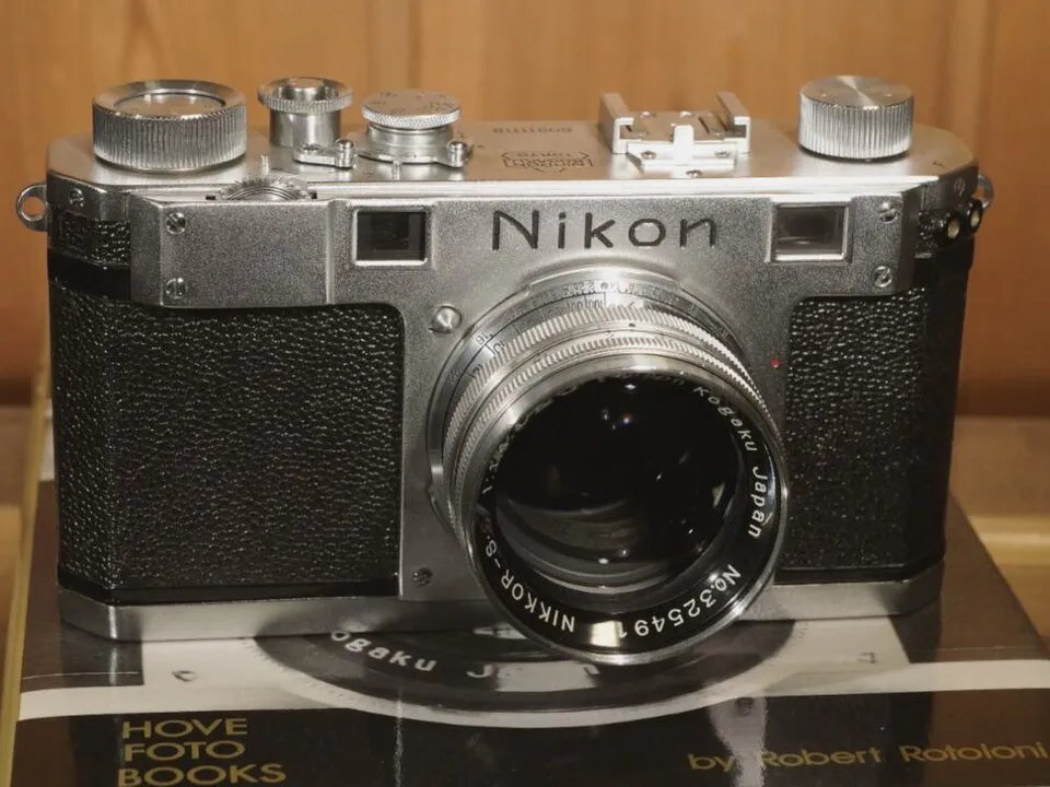 Nikon S