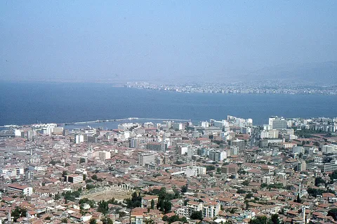 Izmir, 1981, shot on Olympus OM-10