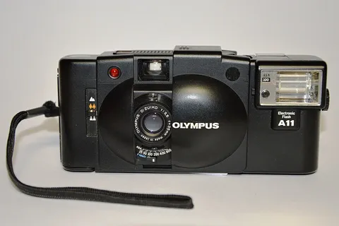 Olympus XA2