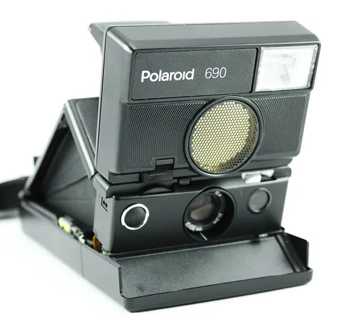 Polaroid 690