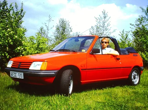 Peugeot 205 CT Convertible. Model 1986. Spielvogel Archiv