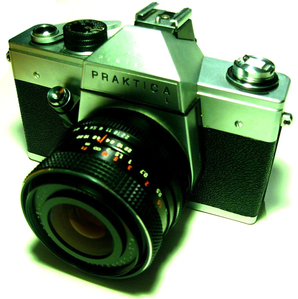 Praktica L