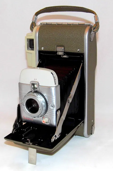 Polaroid Model 80A